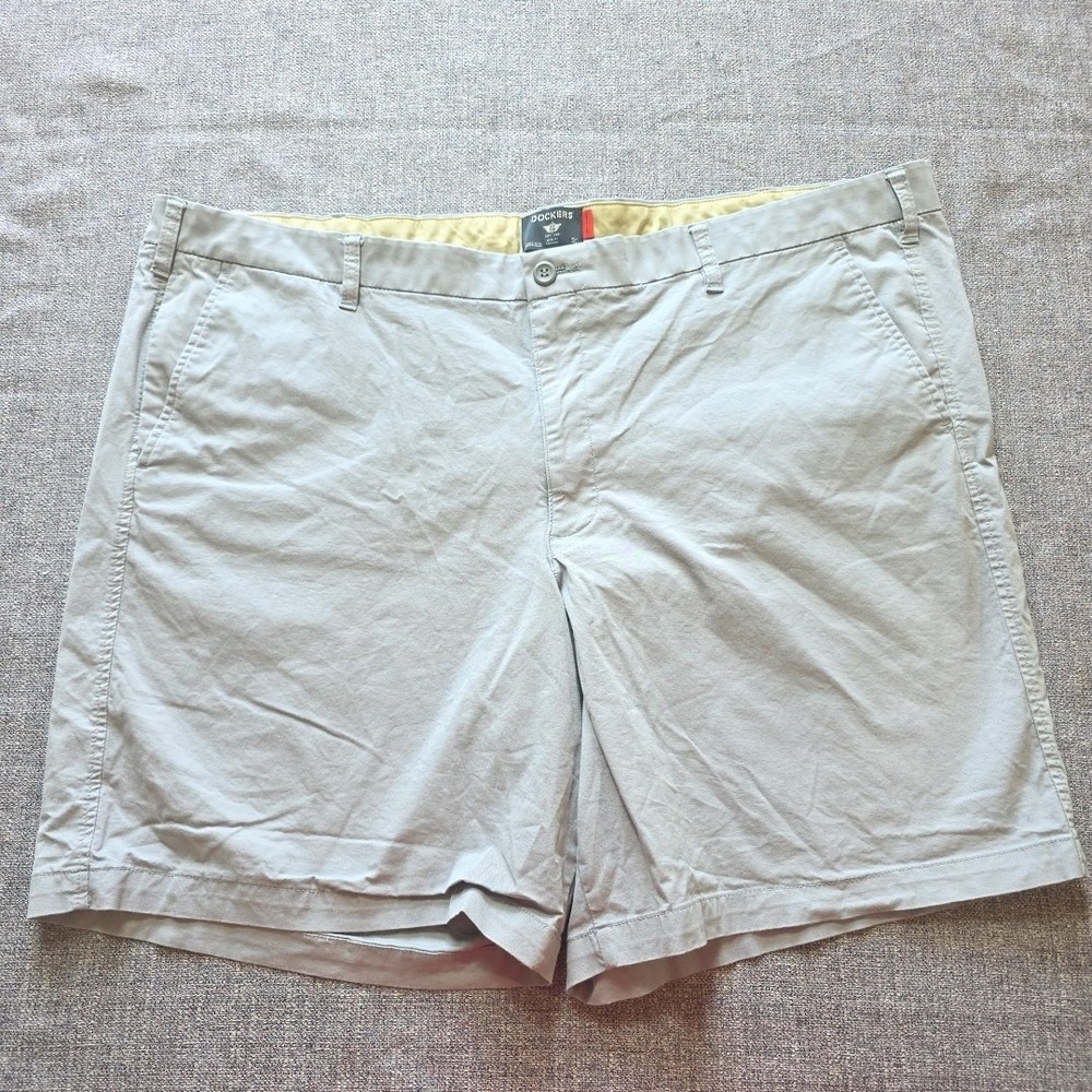 Dockers Gray Khaki Shorts Mens Size 48 Regular Supreme Flex Cotton Casual